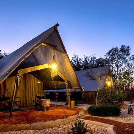 Urban Camp Hotel Уиндхоек Екстериор снимка
