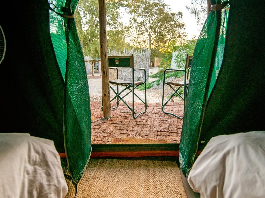 Urban Camp Hotel Уиндхоек Екстериор снимка