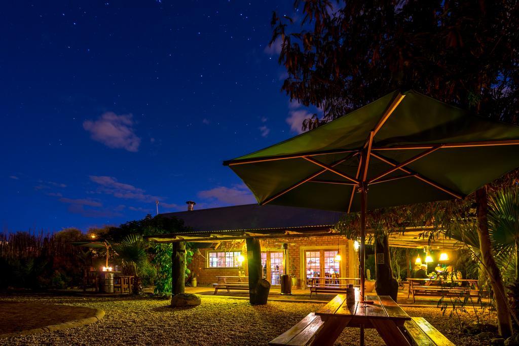 Urban Camp Hotel Уиндхоек Екстериор снимка