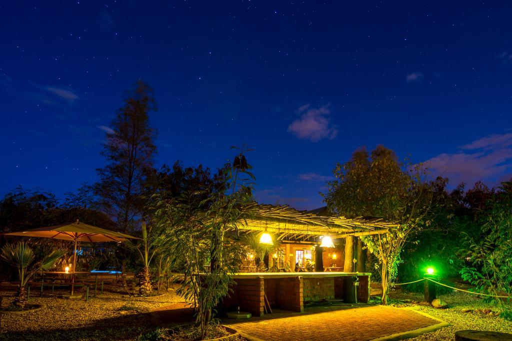 Urban Camp Hotel Уиндхоек Екстериор снимка