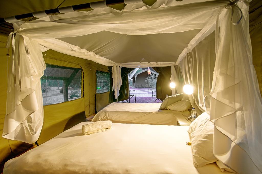 Urban Camp Hotel Уиндхоек Екстериор снимка
