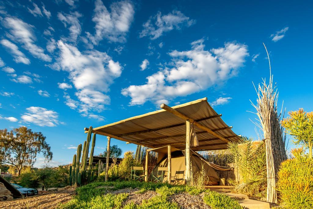 Urban Camp Hotel Уиндхоек Екстериор снимка